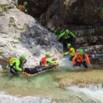 Infortunio in forra e bagnante fluviale a rischio: soccorso alpino regionale interviene in elicottero