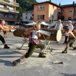 A Paluzza in Carnia la Contrada di Curcuvint vince a sorpresa il Palio das Cjarogiules 2024