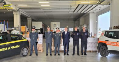 Guardia di Finanza confisca 1000 Kg di olio lubrificante e lo dona alla Protezione Civile